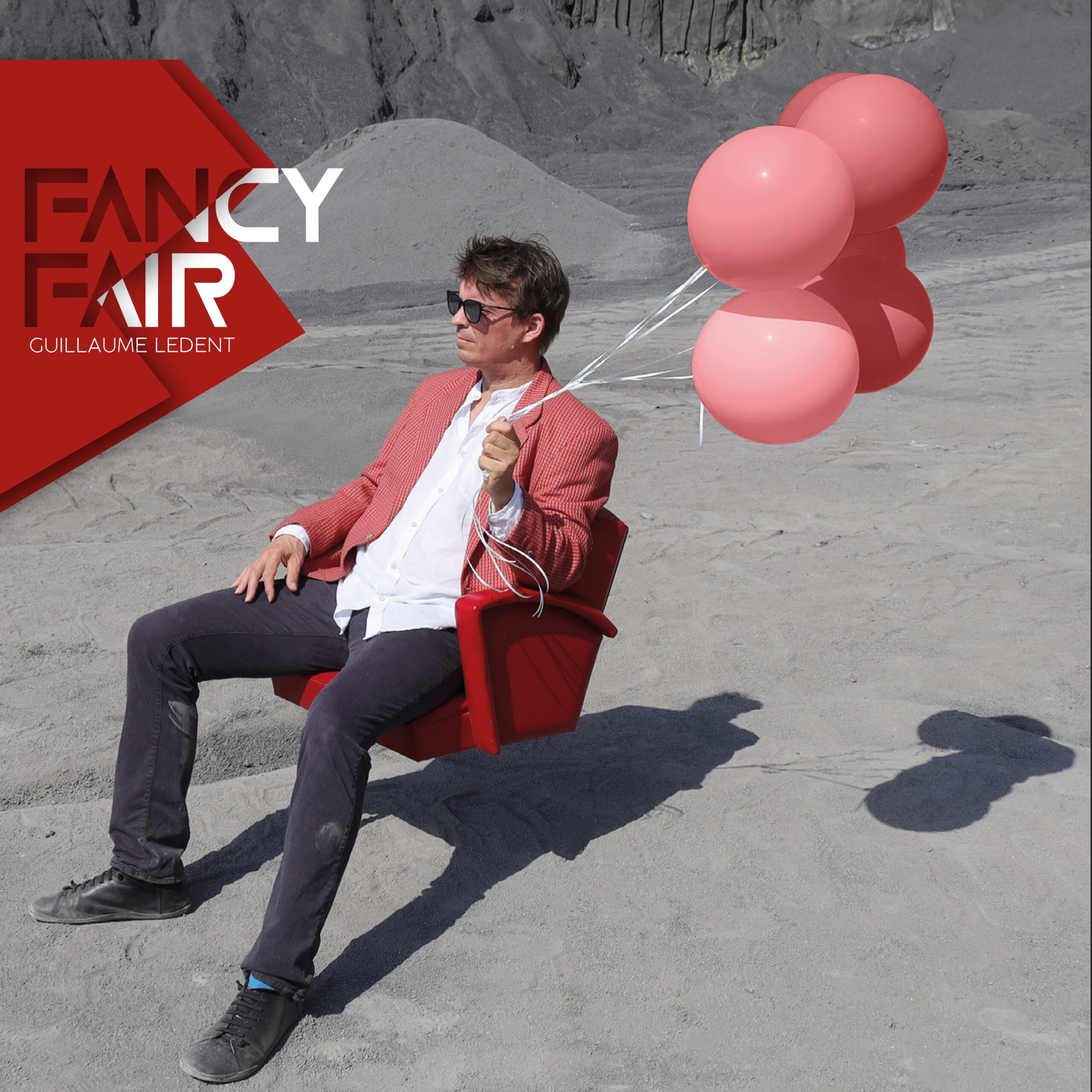 Fancy Fair (coffret édition spéciale 11 cartes, marques page, CD, paroles)